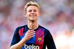 De Jong nói gì khi được hỏi bao giờ gia nhập Man United?