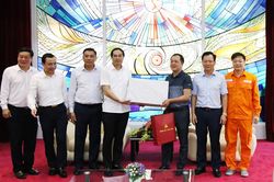 Đoàn công tác tỉnh Lào Cai thăm Nhà máy Thủy điện Sơn La và Nhà máy Thủy điện Huội Quảng