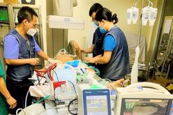 Bệnh viện Đa khoa tỉnh Thanh Hóa cứu sống bệnh nhân bằng kỹ thuật hỗ trợ tim, phổi nhân tạo cùng lúc