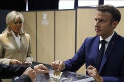 Bầu cử Quốc hội Pháp: Liên minh của Tổng thống Macron thắng vòng đầu