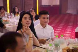 Bị cà khịa chuyện tình 'phi công máy bay', bồ Quang Hải nói gì?