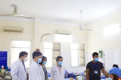 Hy hữu người phụ nữ mang thai trên 'lá gan'