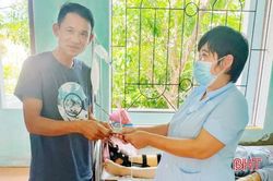 Nữ hộ lý ở Hà Tĩnh trả lại gần 5,5 triệu đồng cho bệnh nhân