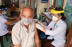 Di Linh: Triển khai nhiều biện pháp đẩy nhanh tiến độ tiêm vắc xin