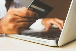 Người đàn ông tiêu sạch số tiền 4.500 USD được chuyển khoản nhầm không hẹn ngày trả lại