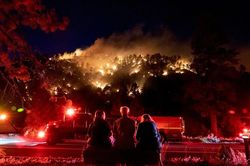 Cháy rừng lan rộng tại bang California, Mỹ