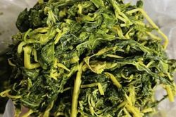 Rau sắn muối chua - đặc sản dân dã gây 'sốt' trên sàn thương mại điện tử