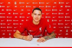 Liverpool hoàn tất thương vụ 'bom tấn' của bóng đá thế giới Hè 2022