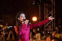 Học vấn đáng nể của người thủ vai 'nữ hoàng chân đất' Khánh Ly trong 'Em và Trịnh'
