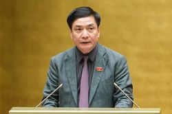 Chưa luật hóa danh hiệu Nghệ sĩ nhân dân, Nghệ sĩ ưu tú với nhà văn