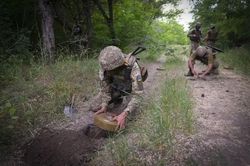 Hàng trăm người muốn rời nhà máy Azot, Nga bắn hạ chiến cơ Ukraine