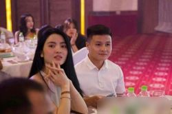 'Tình tin đồn' của Quang Hải có phản ứng ra sao khi bị 'cà khịa' chuyện tình 'phi công'