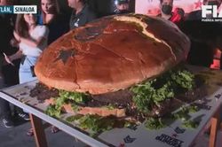 Bánh hamburger siêu to, nặng 270kg