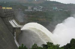 Thủy điện Hòa Bình mở cửa xả đáy thứ 5
