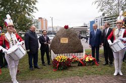 Mong chờ công trình tượng Bác ở Saint Petersburg