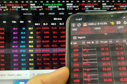 Thị trường chứng khoán lại 'rực lửa', Vn-Index để mất hơn 19 điểm