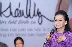 Khánh Ly: 'Thời trẻ tôi không trang điểm, không đeo trang sức'