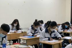 Ngày 17/6: Thí sinh thi vào lớp 10 Hà Nội đến điểm thi làm thủ tục