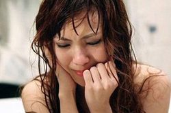 Chồng bỏ tôi theo gái trẻ chỉ vì... lời thách đố của bạn