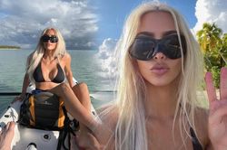 Làm hỏng váy của Marilyn Monroe, Kim Kardashian vẫn vô tư khoe ảnh bikini, dạo chơi cùng tình trẻ