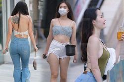 4 cách 'né' những màn diện áo hai dây kém duyên