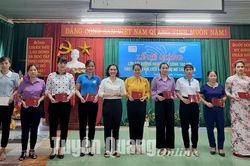Bế giảng lớp bồi dưỡng nghiệp vụ công tác Hội cho cán bộ Hội LHPN cấp cơ sở