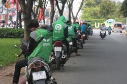 Tài xế tắt app, hành khách 'đỏ mắt' tìm xe đi