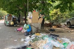Hà Nội yêu cầu xử lý toàn bộ rác thải ùn ứ gây ô nhiễm môi trường