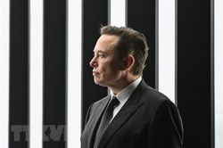 Tesla đối mặt cáo buộc dung túng cho môi trường làm việc độc hại