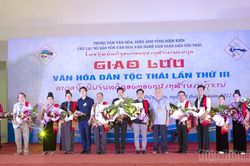 Gần 300 nghệ nhân, diễn viên tham gia giao lưu văn hóa dân tộc Thái