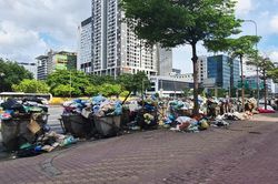 Hà Nội yêu cầu xử lý dứt điểm tình trạng ùn ứ rác tại nội đô