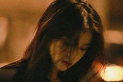 Bật khóc khi nghe câu nói của chồng chưa cưới với con gái nhỏ