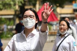 Kết thúc buổi thi môn Ngữ văn: Cả thí sinh và phụ huynh đều phấn khởi