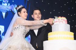 Hồ Bích Trâm trang trí lễ cưới bằng 6.000 bông hoa ly