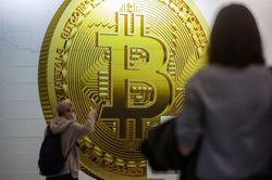 Bitcoin lập kỷ lục buồn