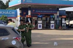 Công an Bà Rịa- Vũng Tàu khám xét cây xăng nghi làm giả hàng triệu lít