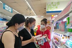 Sính hàng ngoại!