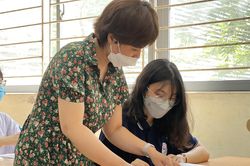 Đề thi Toán vào lớp 10 ở Hà Nội