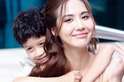 Hậu ly hôn, mẹ đơn thân Huyền Lizzie làm điều đặc biệt để dạy con khác biệt