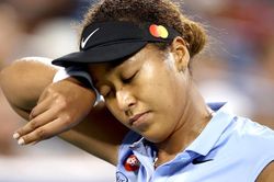 Osaka rút lui khỏi Wimbledon vì chấn thương