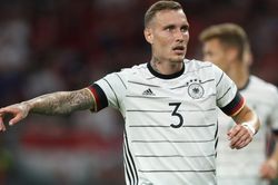 Chuyển nhượng 20/6: MU theo đuổi Raum, Liverpool mua Raphinha thay Mane