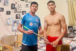 Nhâm Mạnh Dũng bị đàn anh 'bắt nạt' ngày trở lại CLB Viettel