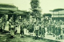 Ảnh = Ký ức = Lịch sử (Kỳ 36): Vị hoàng đế suốt đời phụng sự Tổ quốc như vương hiệu của mình