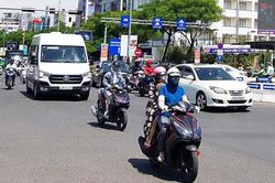 Nắng nóng đặc biệt gay gắt ở Bắc Bộ, Trung Bộ, có nơi hơn 39 độ C