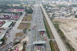 TP. HCM: Sẽ mở làn đường riêng cho xe đạp trên xa lộ Hà Nội?
