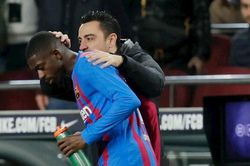 Xavi năn nỉ Barca giữ Dembele