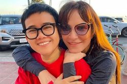 Vừa ra mắt sản phẩm chung, Thanh Hà - Phương Uyên tiếp tục 'phát cẩu lương' bằng loạt ảnh 'tay ấp má kề'