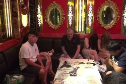 Bình Dương: Triệt xóa tụ điểm đánh bạc trong quán karaoke, thu giữ hơn 160 triệu đồng