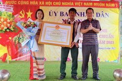 Làng Bong Phrâo đạt chuẩn làng nông thôn mới