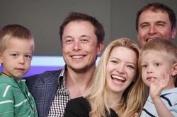 Con gái Elon Musk xin đổi tên để cắt đứt quan hệ với cha